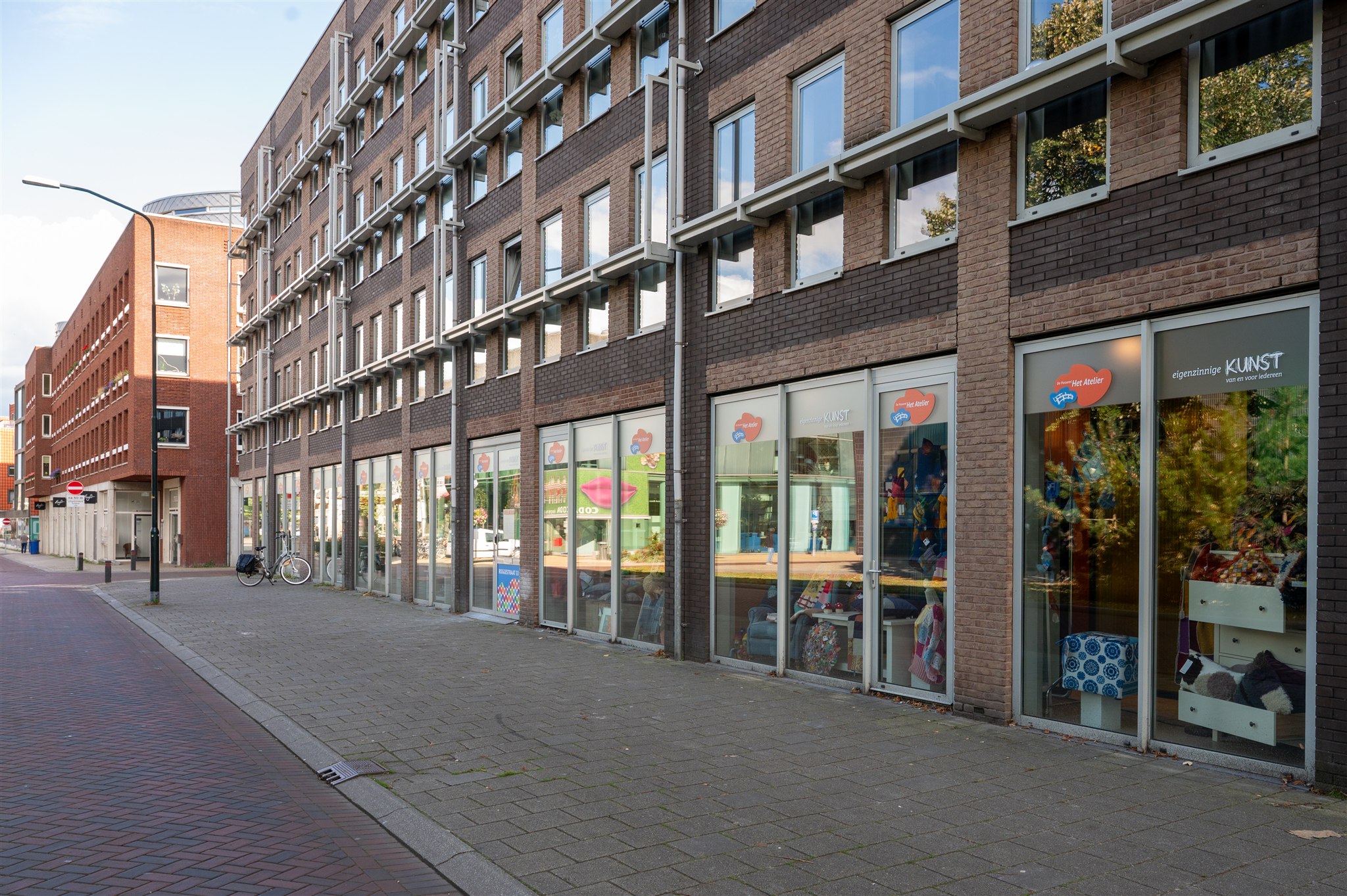 Het Atelier gebouw buitenaanzicht met appartementencomplex