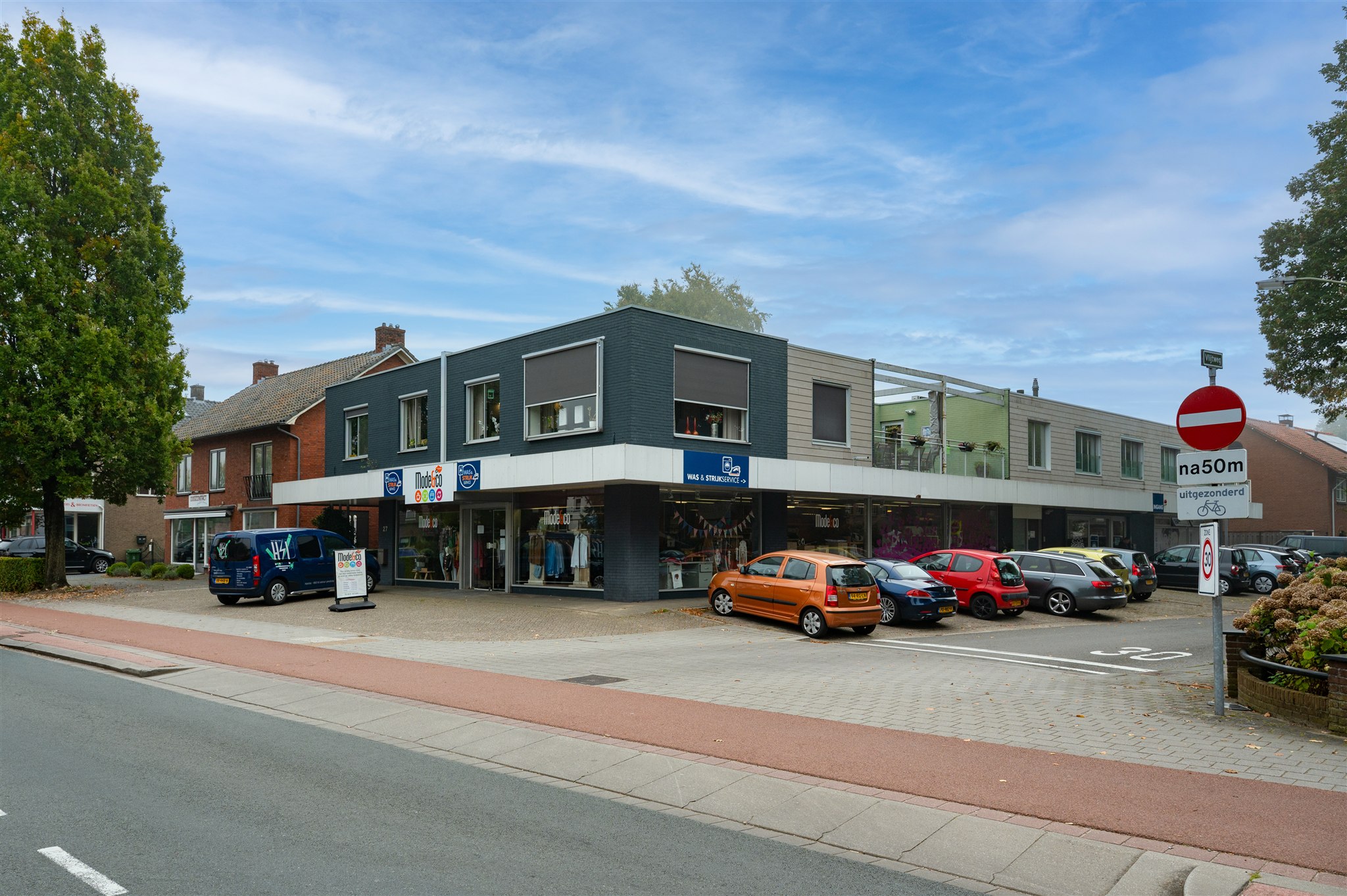 Mode & co - Straatbeeld met omgeving